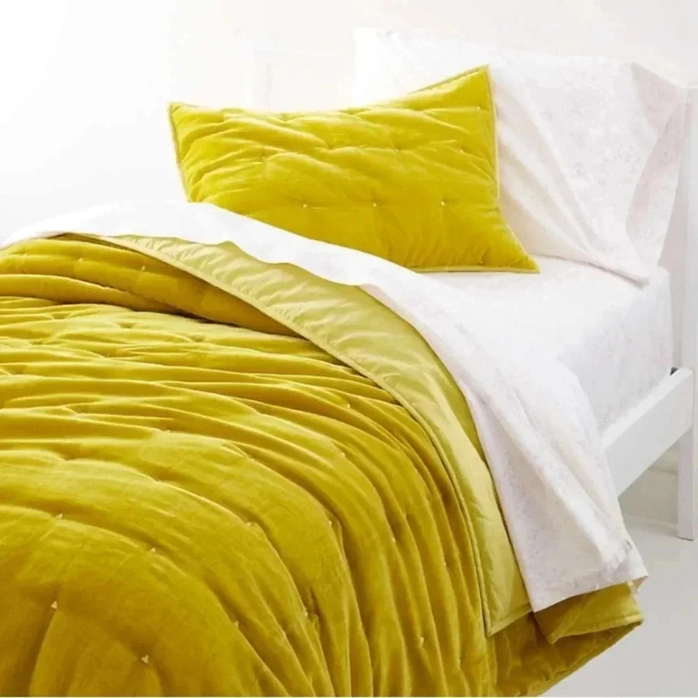 Grinch Opalhouse NWD Twin XL Citron Green Tufted Quilt Velvet Target